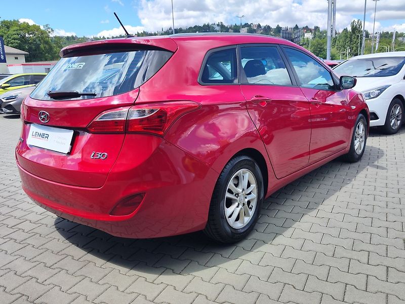 Hyundai i30 1.6i/88kW - fotka 5 z 25