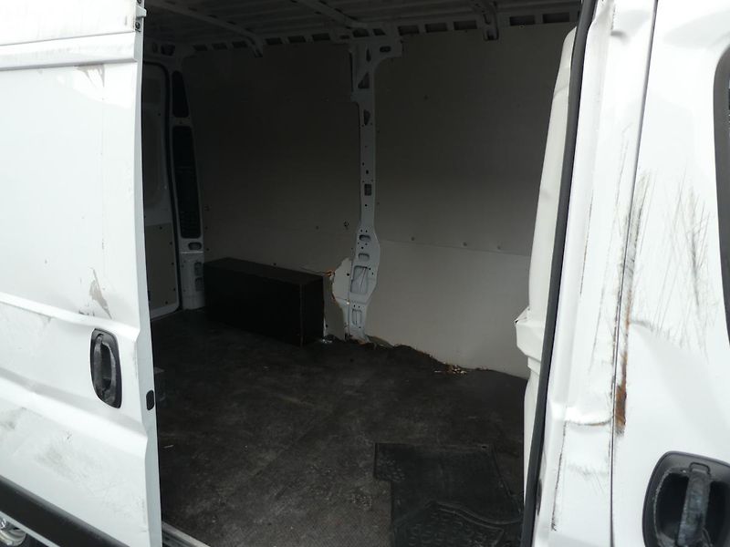 Peugeot Boxer 2,2D 96kW  - fotka 9 z 10