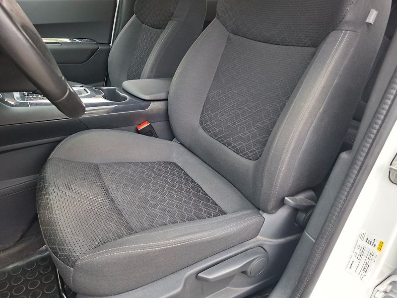 Peugeot 3008 (2016) 1.6HDI 80kW AUT -SERVISOVÁNO! - fotka 18 z 29