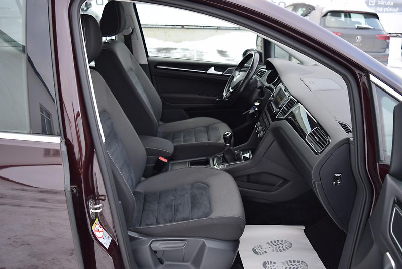 Volkswagen Golf Sportsvan (2018) 1.4TSI 92kw HIGHLINE BMT NAVI - fotka 35 z 50