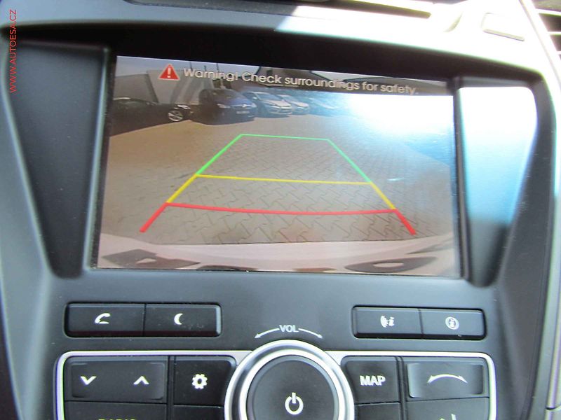Hyundai Santa Fe (2015) 2.2 CRDi 4x4, AT, panor - fotka 17 z 25