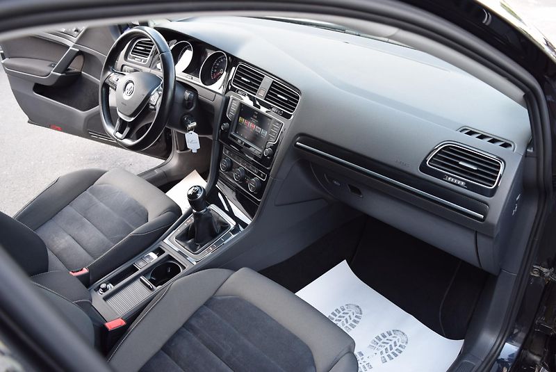 Volkswagen Golf Variant (2016) 1.4TSI 92kw CLBMT XEN NAVI APP - fotka 32 z 51
