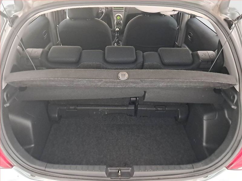 Toyota Yaris (2009) 1.33 Dual VVT-i, Serv.kniha - fotka 13 z 16