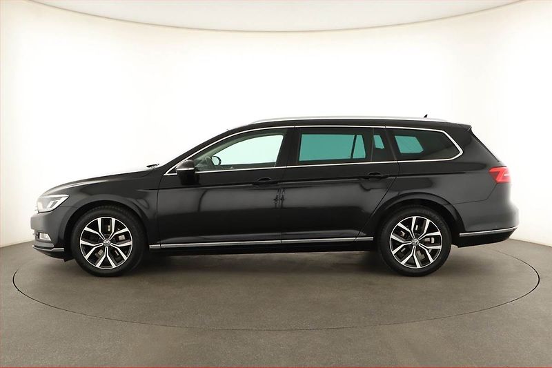 Volkswagen Passat (2018) 2.0 TDI, Kůže, Navi, Tempomat - fotka 3 z 20