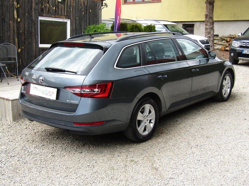 Škoda Superb (2018) 1.6 TDI 88kW DSG - fotka 11 z 38