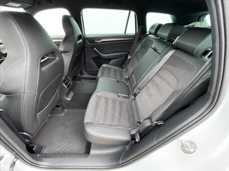 Škoda Kodiaq 2,0 TDI 4x4 DSG Sportline NAVI - fotka 16 z 23