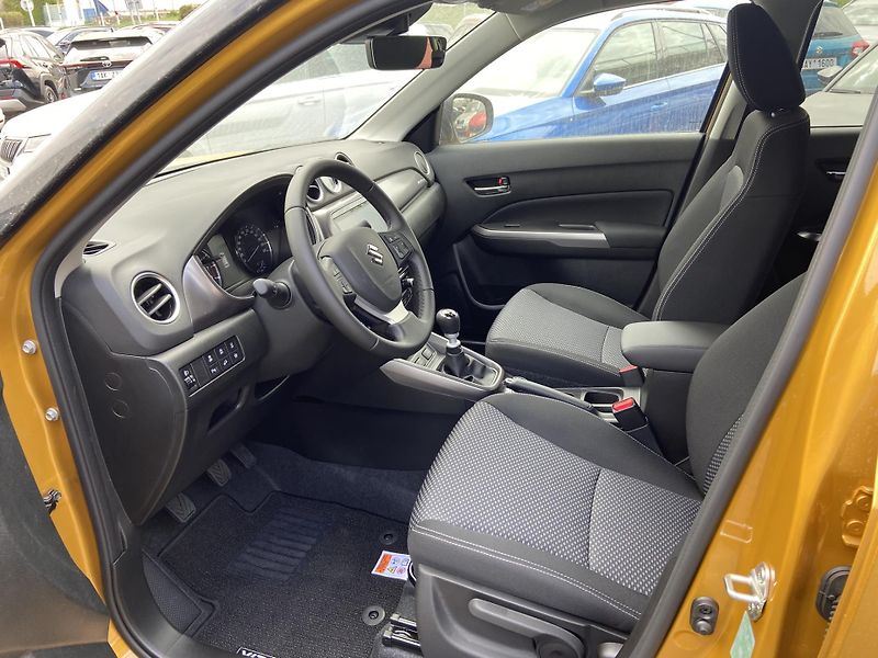 Suzuki Vitara 1.4 BoosterJet 81kW Premium Al - fotka 10 z 21