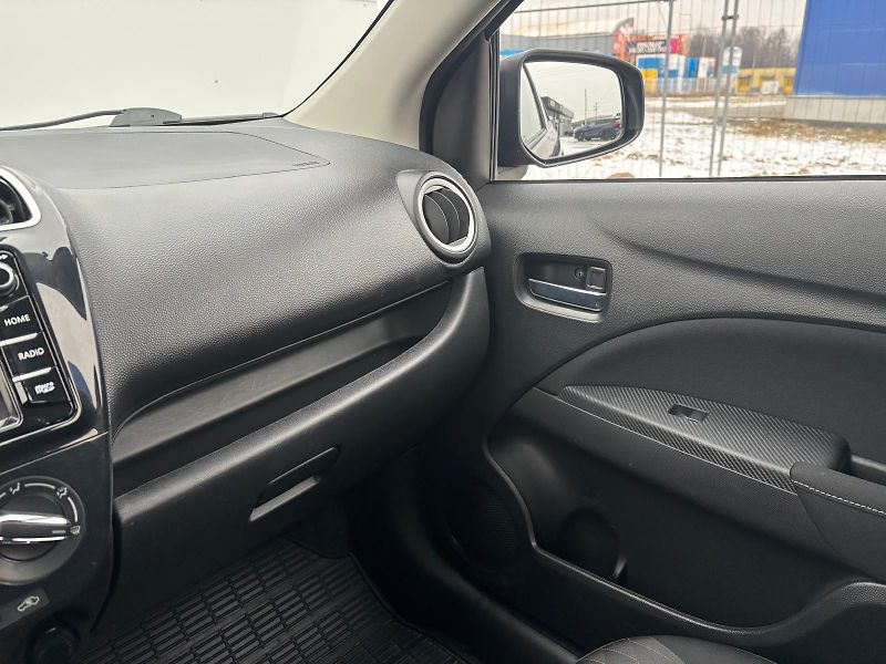 Mitsubishi Space Star 1,2 MIVEC AT - fotka 22 z 26