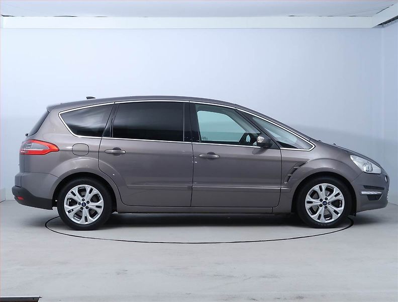 Ford S-MAX (2013) 2.0 TDCi - fotka 6 z 17