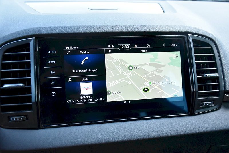 Škoda Karoq (2023) Sportline Exclusive 1.5 TSI 11 - fotka 19 z 35