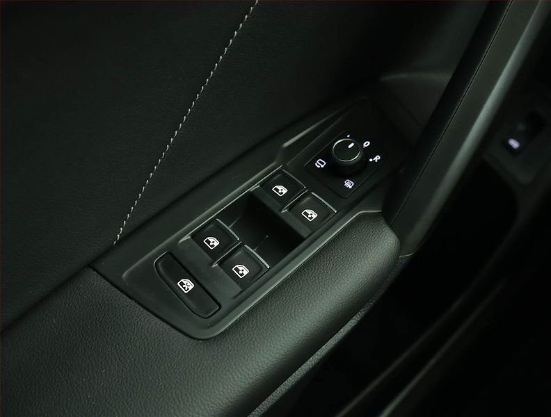 Volkswagen Tiguan Allspace (2022) R-Line 2.0 TSI - fotka 17 z 18