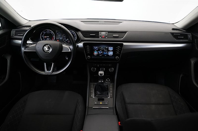 Škoda Superb - fotka 4 z 22