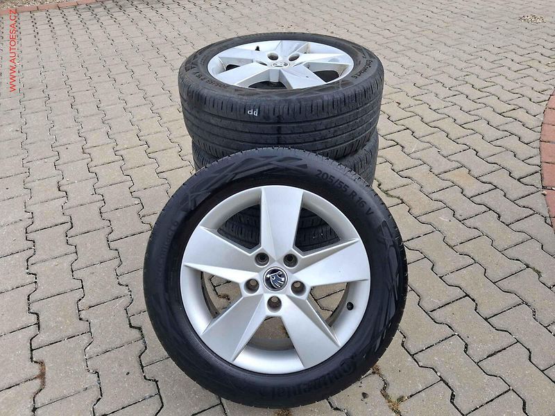 Škoda Octavia (2019) 1.4 TSi, 2.maj,ČR, AC - fotka 18 z 18