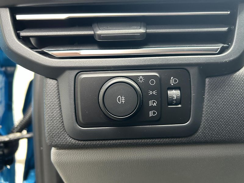 Ford Tourneo Custom Titanium L2 2.0 EcoBlue 110 kW - fotka 16 z 31