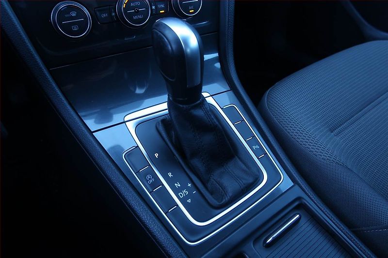 Volkswagen Golf (2020) 2.0 TDI, Automat, Navi - fotka 13 z 22