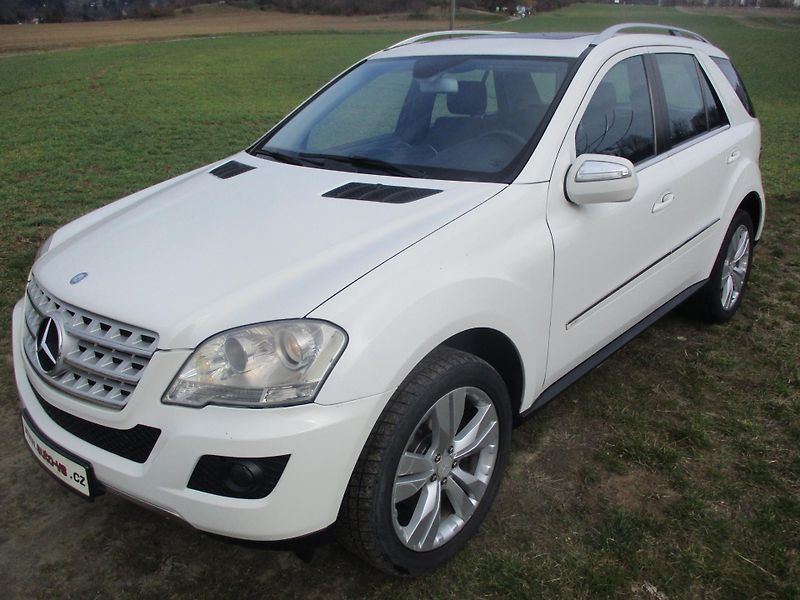 Mercedes-Benz Třídy M ML 350CDi SPORT 4M*NAVI*ALU 20 - fotka 2 z 50