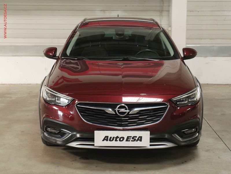 Opel Insignia (2018) 2.0 CDTI 4x4, 2.maj, LED - fotka 2 z 22