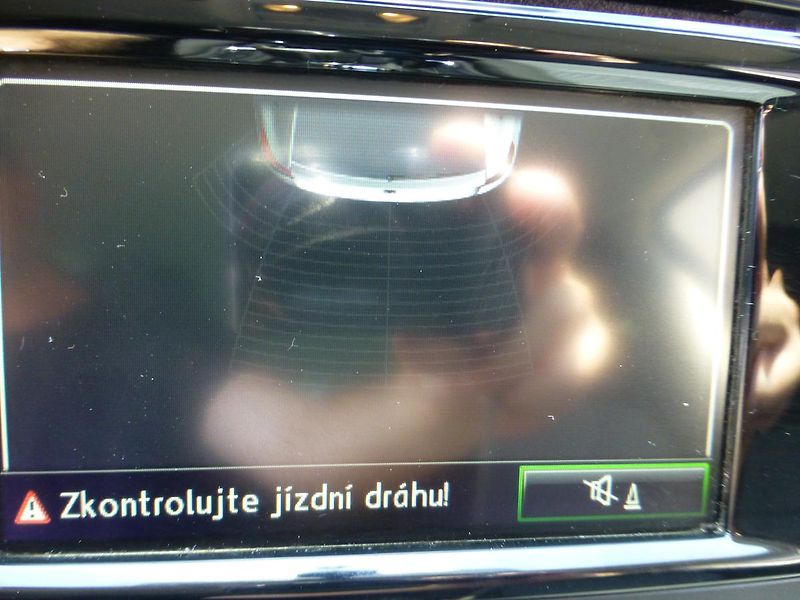 Škoda Superb (2013) 2,0TDI*VYHŘ.S*PARK.S**NAVIGACE - fotka 15 z 28
