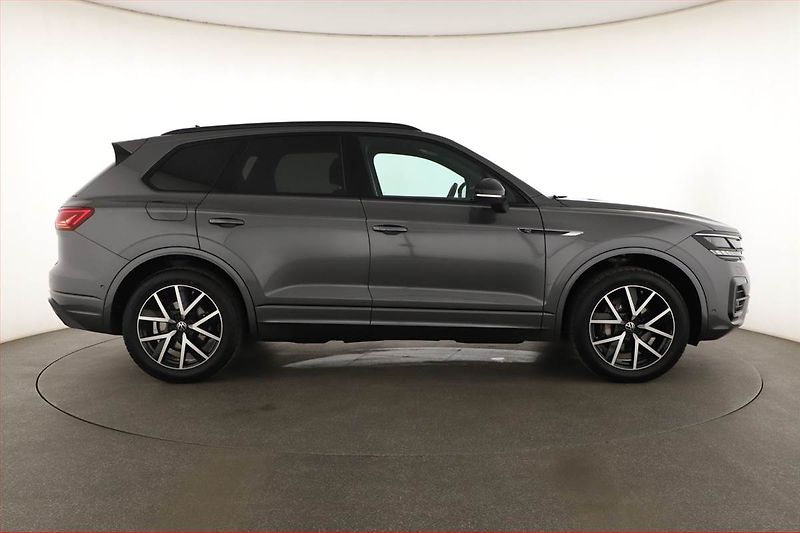 Volkswagen Touareg (2022) 3.0 TDI - fotka 6 z 21