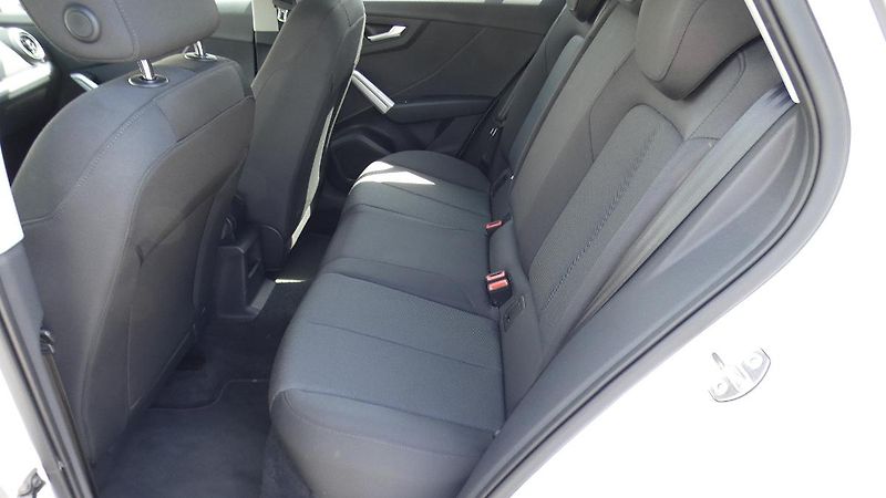 Audi Q2 1,5 TFSI S-line S-tronic - fotka 18 z 21