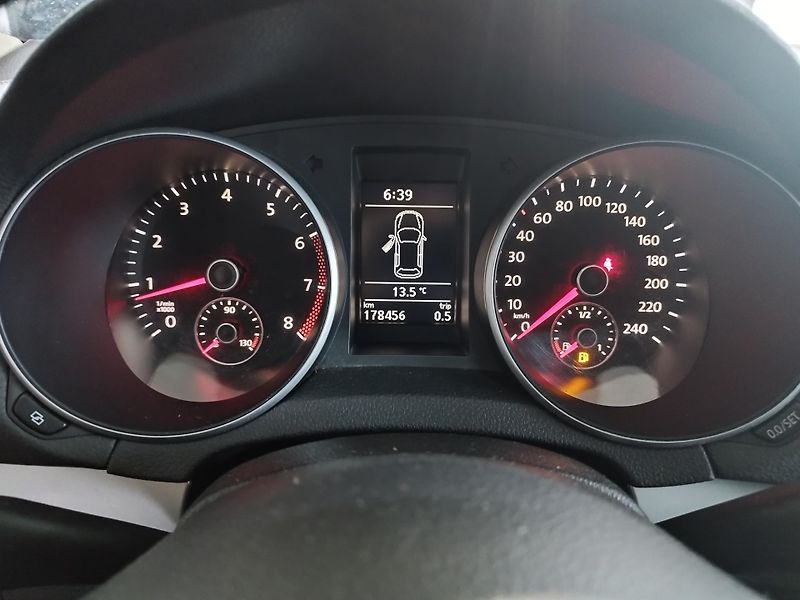 Volkswagen Golf (2010) 1,4TSI,90KW,PANOR,ALU,KŮŽE - fotka 27 z 29