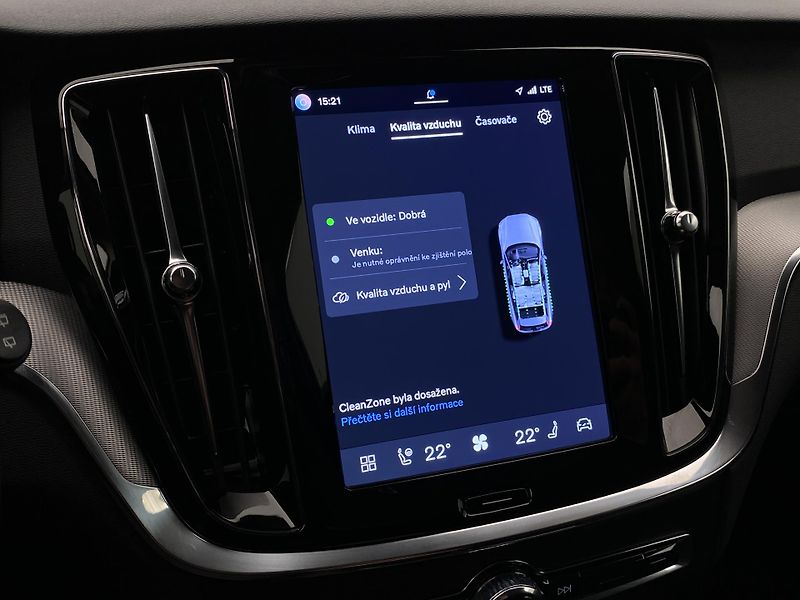 Volvo V60 T6 AWD PLUG-IN DARK REZERVACE - fotka 39 z 58
