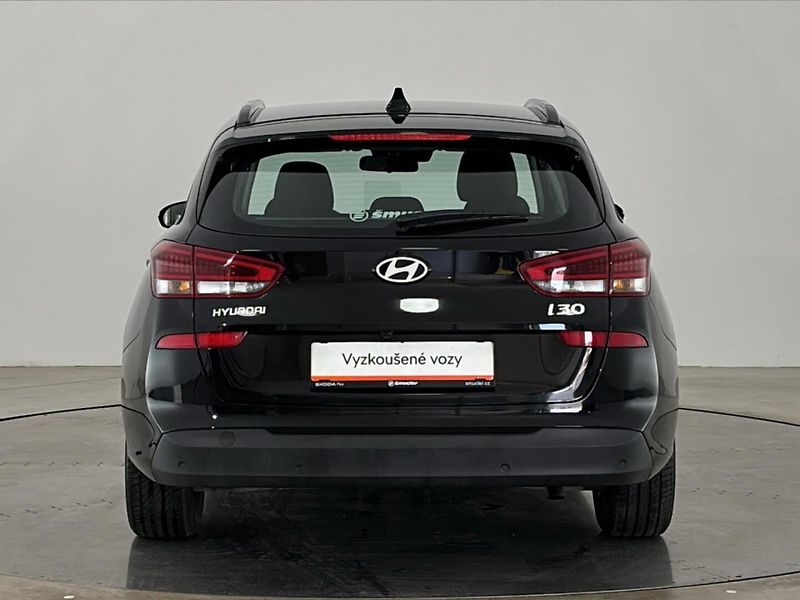 Hyundai i30 Smart DCT - fotka 17 z 26