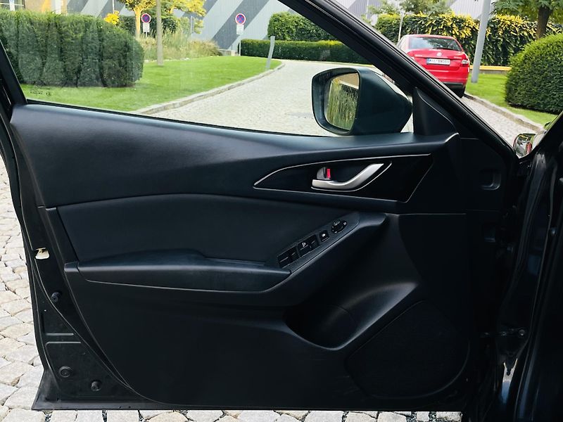 Mazda 3 2.0i MANUÁL VÝHŘEV SENZORY LED - fotka 29 z 40