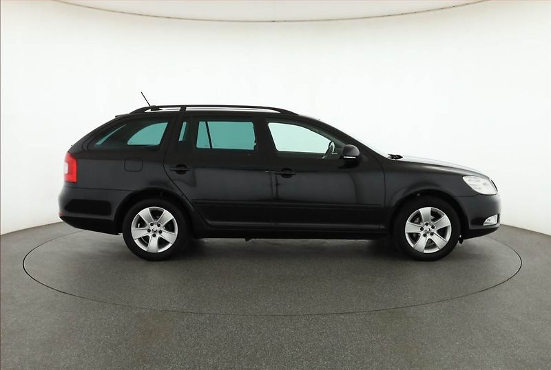Škoda Octavia (2012) 1.2 TSI, Serv.kniha, Tempomat - fotka 6 z 17