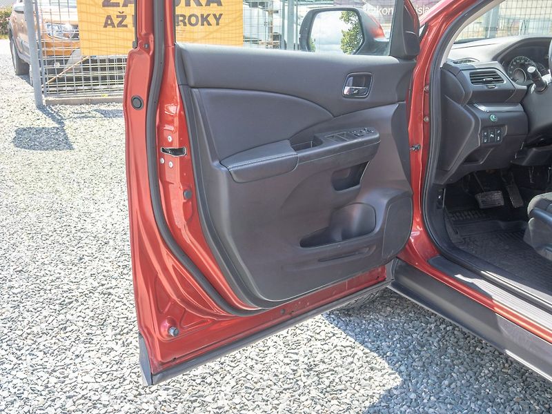 Honda CR-V (2016) ČR 1.6D 118KW MAT 4x4 – 1maj - fotka 12 z 58