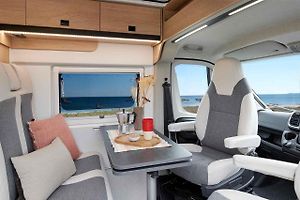 Obytná dodávka Joa by Pilote 54G je podle výrobce vhodná pro lidi začínající s kempováním.