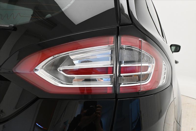 Ford Galaxy 2,0 EcoBlue 140 kW AT8 Titaniu - fotka 33 z 34
