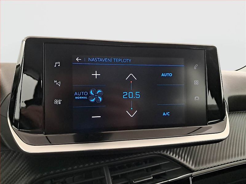 Peugeot 2008 (2021) 1.2 PureTech, ČR,1.maj - fotka 13 z 19