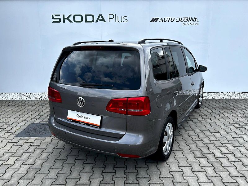 Volkswagen Touran (2011) 2.0 TDI 103kW DPF MP6 Comfortl - fotka 2 z 27