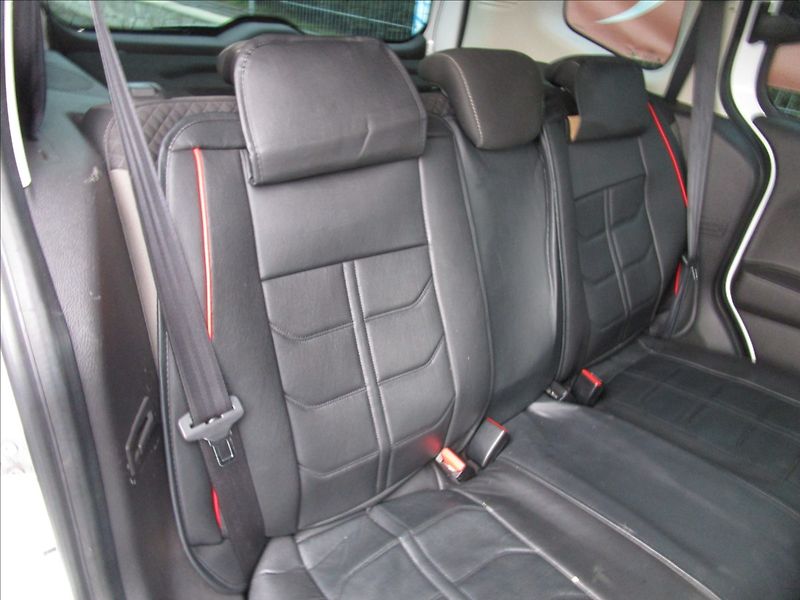 Ford Tourneo Courier 1.5TDCi Titanium, 2. maj. - fotka 24 z 40