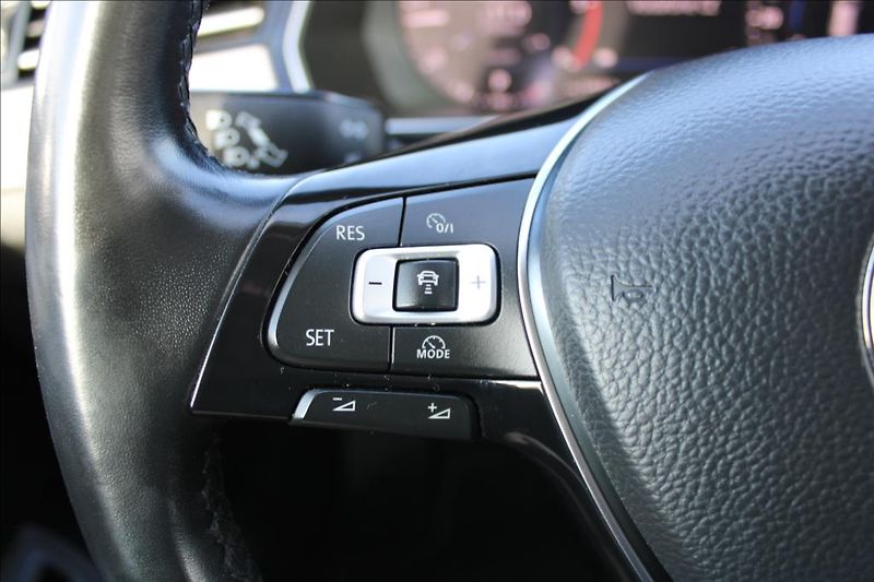 Volkswagen Passat 2,0 TDi  DSG, 4x4, HIGHLINE - fotka 21 z 31