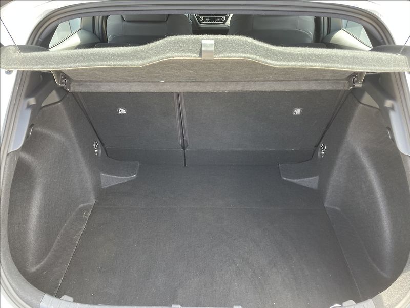 Toyota Corolla 1,8 Hybrid e-CVT Confort ČR.1. - fotka 29 z 29