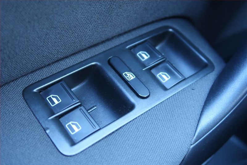 Volkswagen Polo (2010) 1.2 TSI, Serv.kniha, Navi - fotka 15 z 16