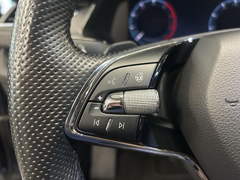 Škoda Octavia (2023) 2.0TDi DSG 4x4 Styl LED HUD TZ - fotka 9 z 34