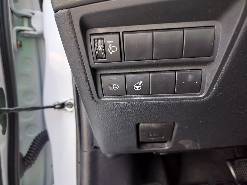 Toyota Yaris 1.5 Hybrid - fotka 11 z 27