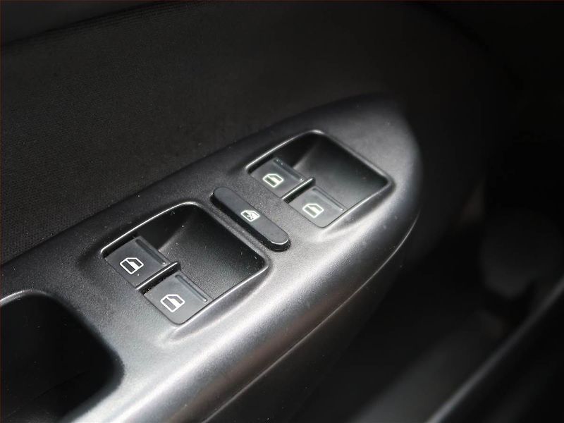 Škoda Octavia (2009) 1.9 TDI, Xenony, Tempomat - fotka 17 z 17