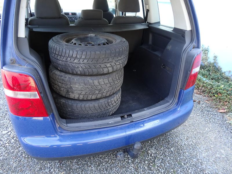 Volkswagen Touran 1.9 TDi Taž.zař. Plná nádrž - fotka 7 z 8