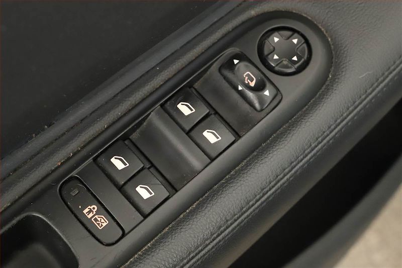 Peugeot 5008 (2011) 2.0 HDI, Automat, Xenony - fotka 19 z 19