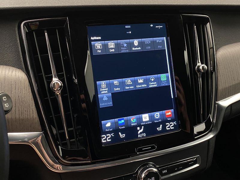 Volvo V90 CC D5 AWD MOMENTUM POLESTAR  - fotka 40 z 46