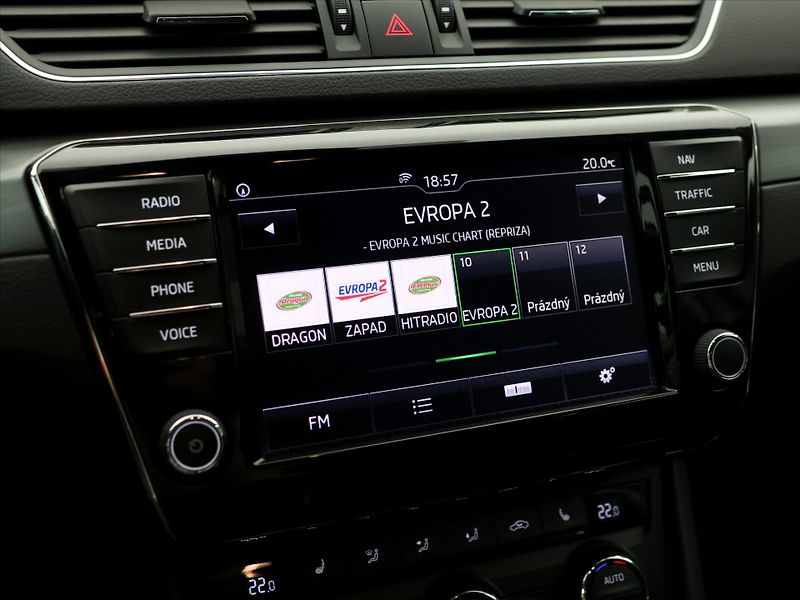 Škoda Superb 2.0 TDI 110kW Style Bi-Xenon - fotka 25 z 38