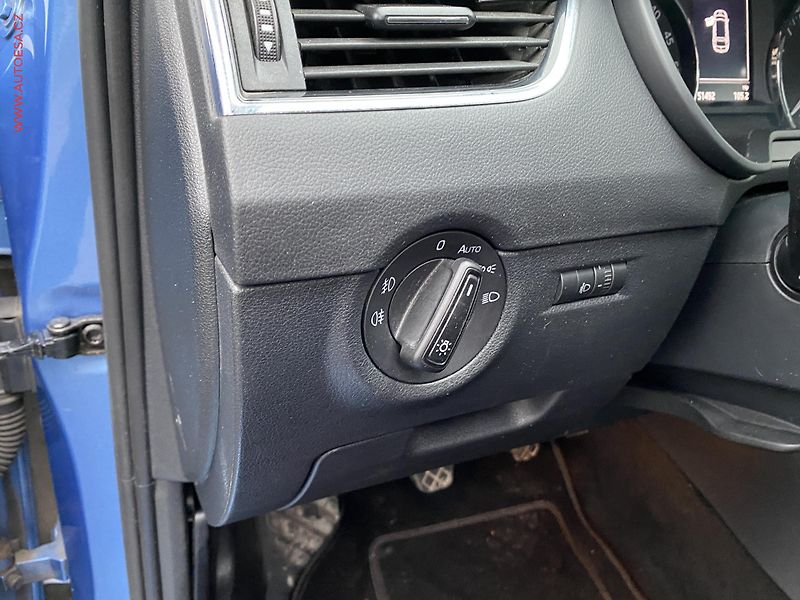 Škoda Octavia (2013) 2.0 TDi 4x4, Elegance, park - fotka 16 z 18