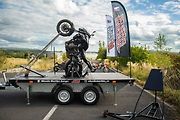 Unikátní trenažér pro trénink jízdy po zadním kole, známý jako Wheelie Machine, má své evropské zázemí v Karlovarském kraji.