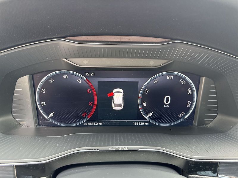 Škoda Superb (2023) Combi 2.0 TDI DSG Style - fotka 6 z 35