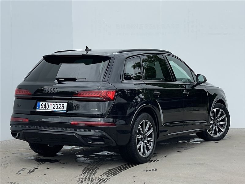 Audi Q7 3,0 50 TDI quattro S line - fotka 3 z 23