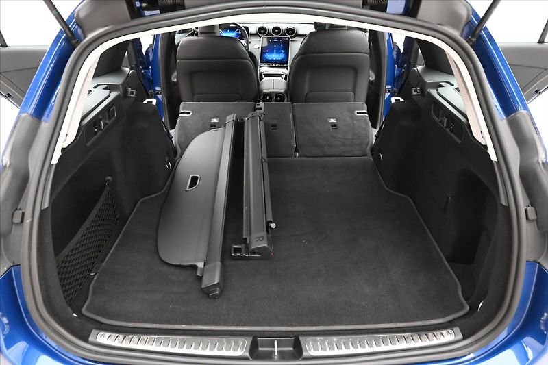 Mercedes-Benz Třídy C 2,0 220d 147kW 4MATIC AVANTGAR - fotka 11 z 31